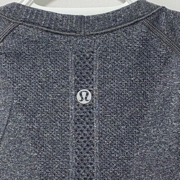 Lululemon Beat the Heat Short Sleeve Top Gray Size 4 - Picture 7 of 7